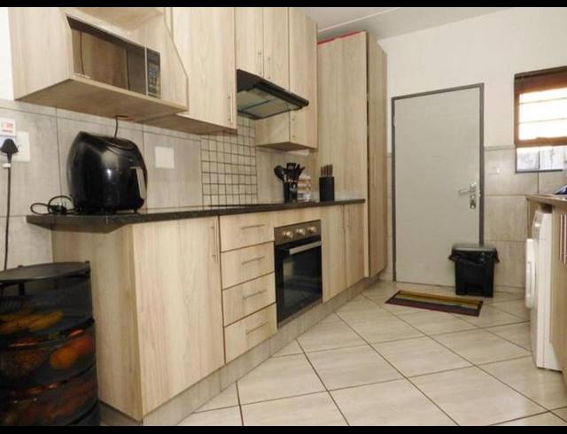 3 BEDROOM PROPERTY TO RENT IN BEYERS PARK